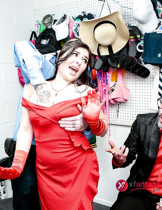 All-natural Brunette Keira Croft Gets Gangbanged (2025 | Team Skeet)