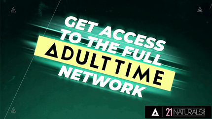 Raul Costa - Cute Babe Mona Blue Decides to Surprise Her Bf with a Morning Sex (2025 | HD)