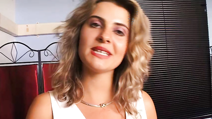 junge blondine mit harten nippel ist geil und will ficken (2025 | SD)