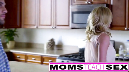 Jessa Rhodes, Lucy Doll - MomsTeachSex - Showing My Teen Daughter How To Suck Big Cock (2025 | SD)