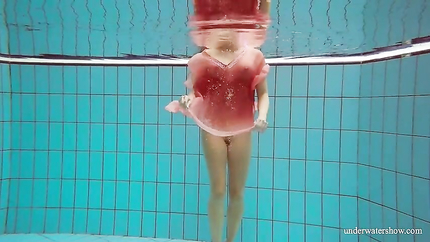 Polish hot shaped Deniska swimming nude (2025 | SD)