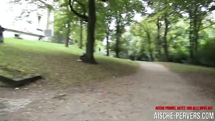 Pornocasting auf dem Oktoberfest mit Franzi - Public blasen mit Spermawalk - Aische Pervers (2025 | SD)