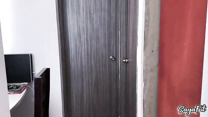 Sayafit seduces her boyfriend with a butt plug in her big ass and lots of hot squirting (2025 | SD)