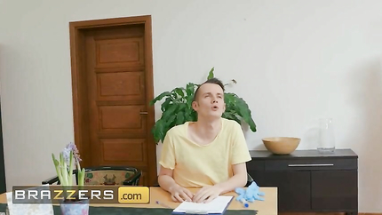 Taylee Wood, Sam Bourne - Taylee Wood Is Responsible For Collecting The Clients' Cum Does More Than What Is Required Of Her - Brazzers (2025 | SD)