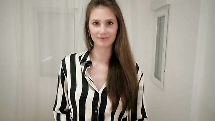 A Tantly consultant showed how to use the doll (2025 | SD)