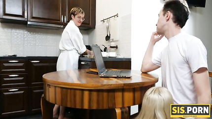 Nikki Hill, Orion Steele - Crazy dude bands his sexy sexy stepsis behind stepmoms back (2025 | SD)