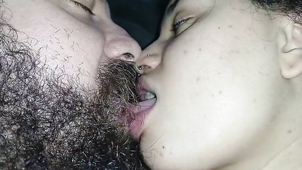 MOANING HORNY, WHILE LICKING AND KISSING THE NAUGHTY MOUTH OF THE BITCH WHO MASTURBATES HIS COCK (2026 | SD)