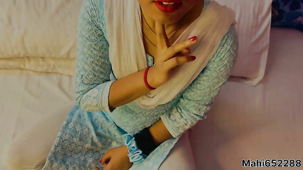 Sauteli behan ko chudai sikhaya Shadi se pehle Stepsister physical sex education before marriage in Hindi audio (2026 | SD)