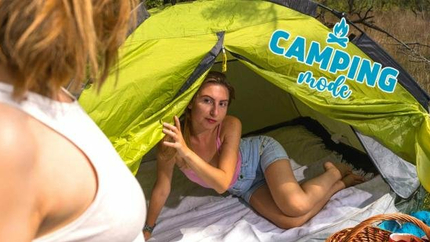Robin Scherbatsky, Lana Rose - Camping sweethearts Robin and Lana (2025 | FullHD)