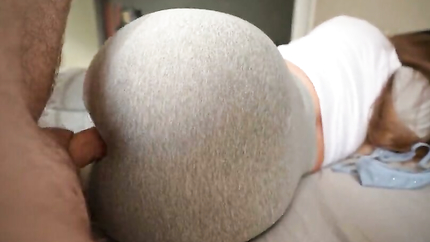 Step sister caught me jerking off and I fucked her through a hole in her leggings (2026 | SD)