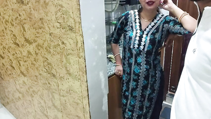 Bade Doodh Wali Paros Ki Bhabhi Ko Chini Mangne Ke Excuse Chod Diya (Hindi Audio) (2026 | SD)