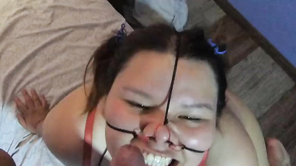 I fuck her beautiful face, I cum inside her nostrils and the cum comes out of her mouth (2026 | SD)