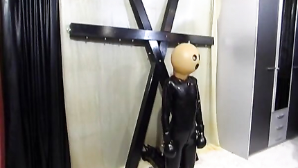 i put the funnel on her latex mask i want to pee in her face (2026 | SD)