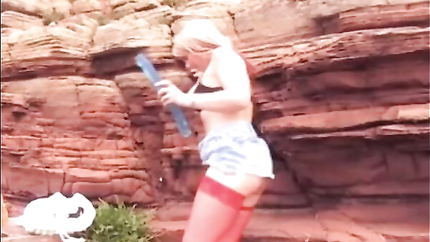 The pissing exhibitionist from Britain (2026 | SD)