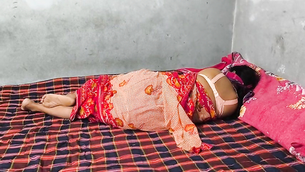 I see my step aunty lying on the bed in a hot position. My sexual desire increases after seeing her. (2026 | SD)