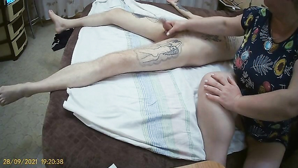 She massages the cock and gives a blowjob with cum in the mouth (2026 | SD)