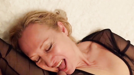 Amateur Blonde Mature Wife Enjoys Sex Pleasure in Tights (2026 | SD)