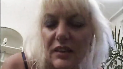 Alte Blonde MIlf braucht es mal wieder richtig hart (2026 | SD)