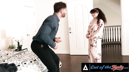 Pixie Smalls, Rachel Ramsey, Ken Feels - OUT OF THE FAMILY - Naughty 18yo Cutie Pixie Smalls Does Everything For Hard Sex With Stepdad (2026 | SD)