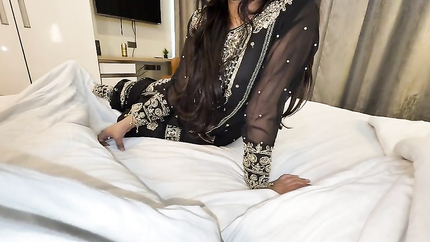 Stepbeti Ne Buddhe Abbu Ko Apni Virginity Di or Rough Sex Kiya (2026 | SD)