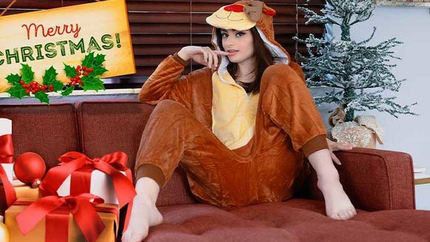 Reese Robbins - The Tiniest Reindeer (2021 | FullHD)