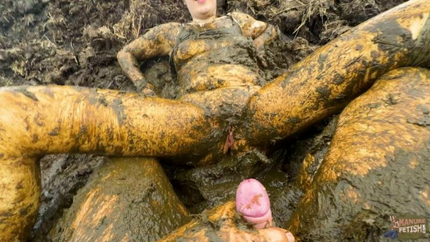 Lyndra Lynn - Nearly Caught On The Dung Pile (2025 | FullHD)