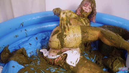 Lyndra Lynn - Lyndra Lynn Waifu in Diapers (2025 | FullHD)