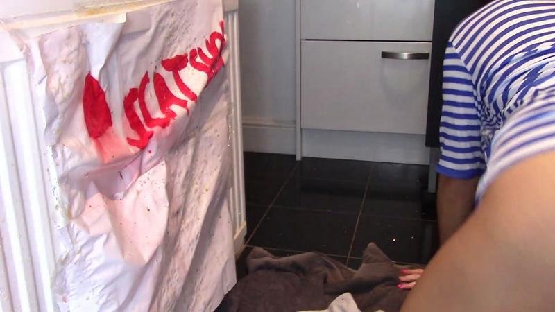 Goth Chick Plays With Scat - Evamarie88 (2021 | 1920x1080)