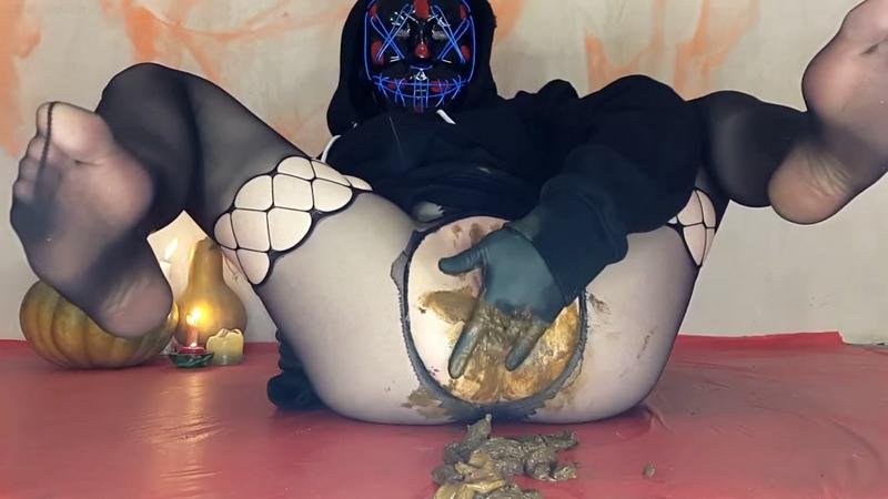 Wife loves to feed her husband shit after sex - EllaGilbert (2021 | 1920x1080)