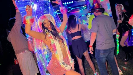 Lux La Fox - Silent Disco Party (2025 | FullHD)