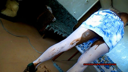 ModelNatalya94 - Yana is going for a walk and pantyhose full of shit (2024 | FullHD)