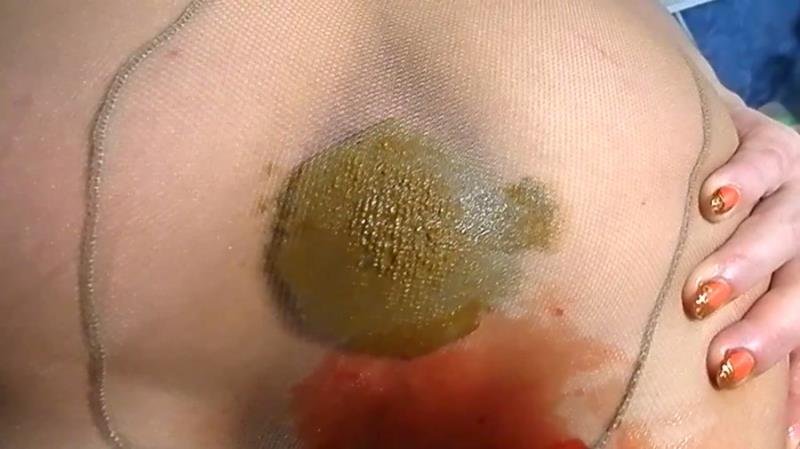 blood, pee, shit in pantyhose - Dirty barbara (2021 | FullHD)