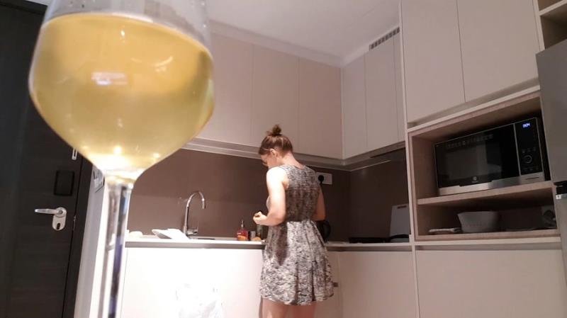 Scat Video 7049 Little Miss Kinky - Breakfast Is Served - Anna (2021 | FullHD)