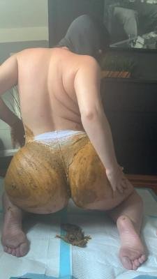 This panty poop turned real messy with Natalielynne699 (2021 | 1080x1920)
