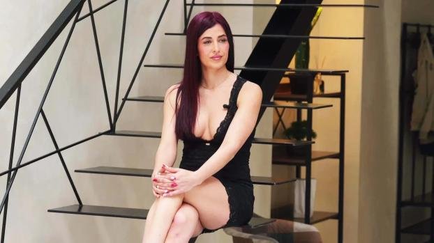 Andrea - 32 years old, beautician! (2025 | FullHD)
